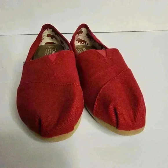 Tom's Women's Red Canvas Classic Minimalist Casual Comfy Slip On Shoes Size US 7 - Picture 7 of 11